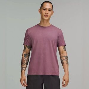 Lululemon Men's Fushia T-Shirt size large